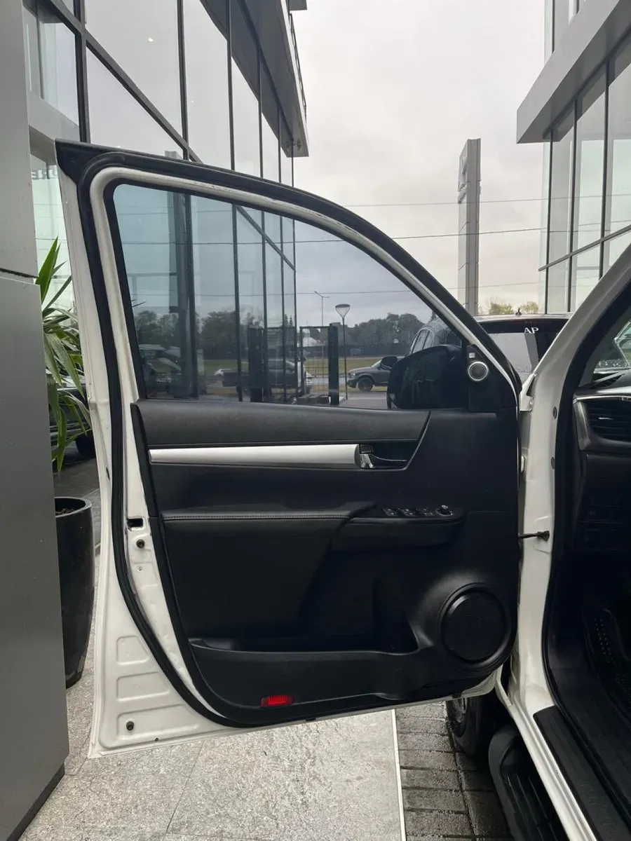 Mira esta publicación de Toyota Hilux 2017 en Motordil