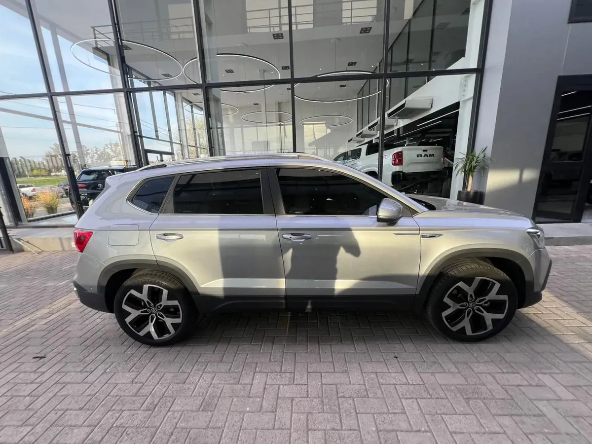 Mira esta publicación de Volkswagen Taos 2025 en Motordil