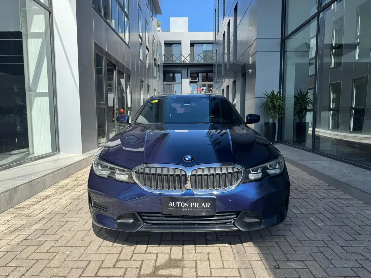 Mira esta publicación de BMW Serie 3 2021 en Motordil