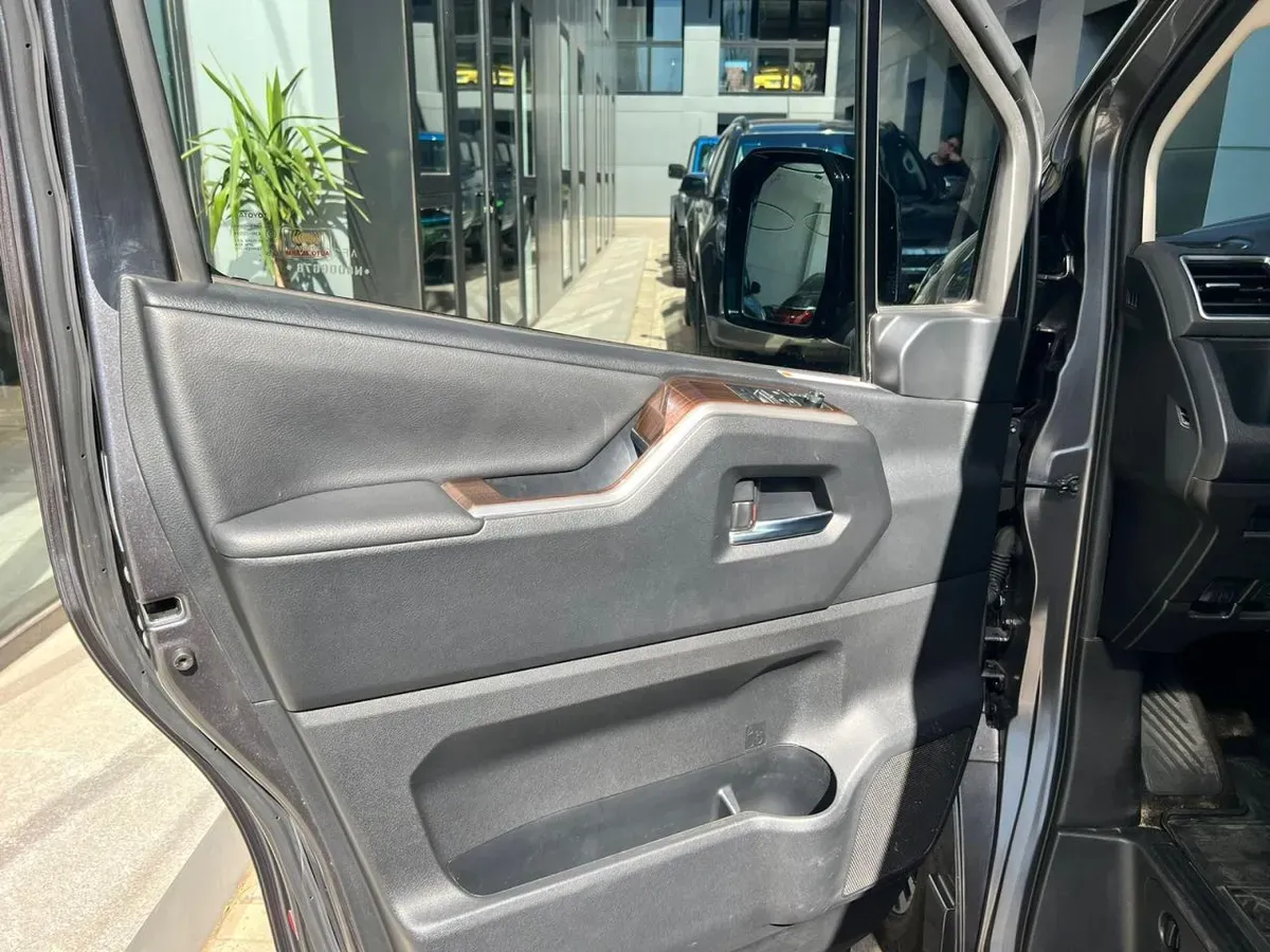 Mira esta publicación de Toyota Hiace 2022 en Motordil