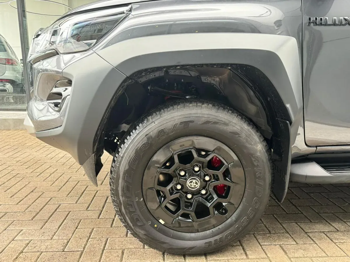 Mira esta publicación de Toyota Hilux 2025 en Motordil