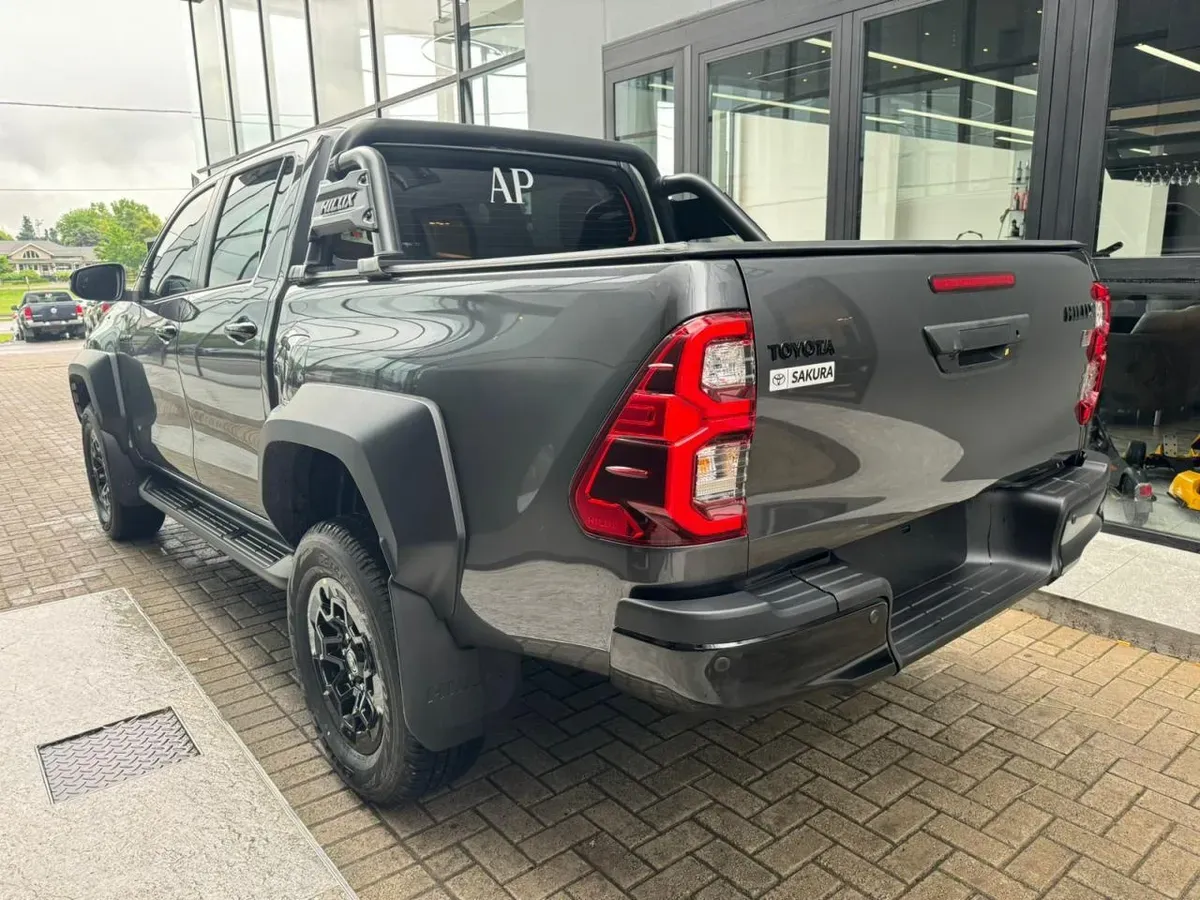 Mira esta publicación de Toyota Hilux 2025 en Motordil