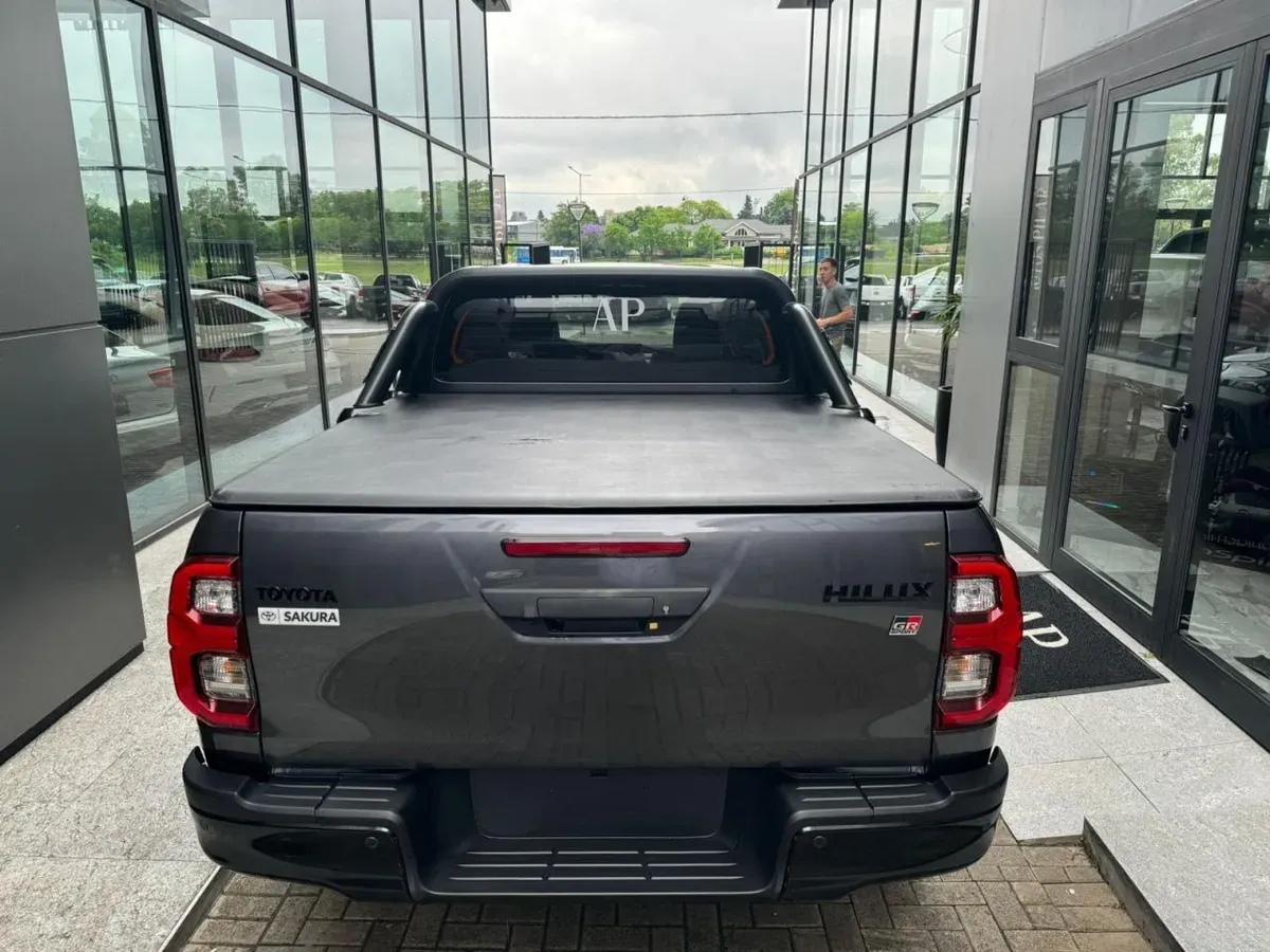 Mira esta publicación de Toyota Hilux 2025 en Motordil