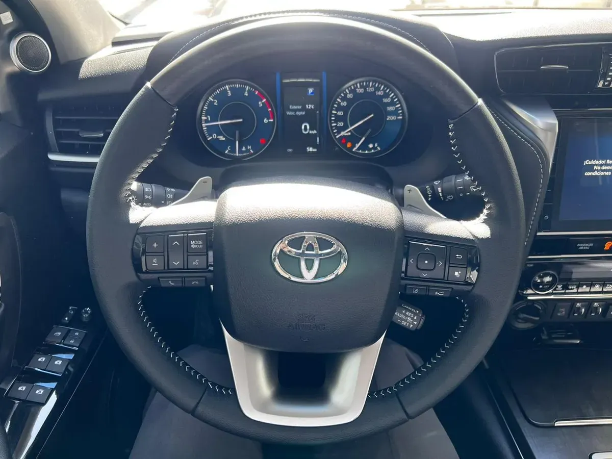 Mira esta publicación de Toyota SW4 2025 en Motordil