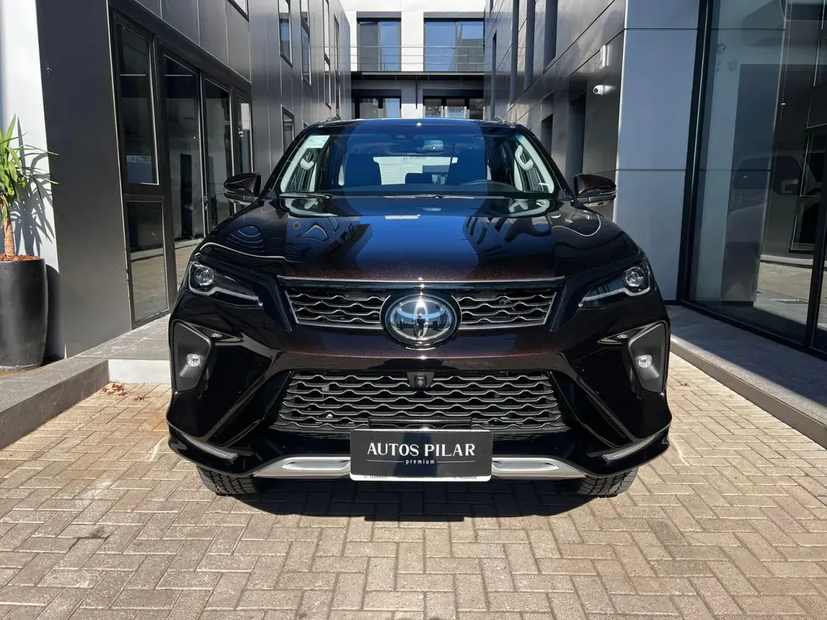 Mira esta publicación de Toyota SW4 2025 en Motordil
