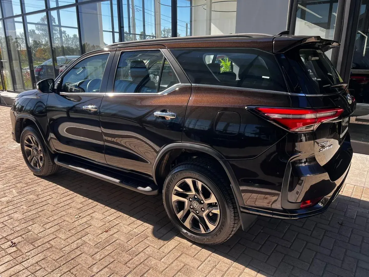 Mira esta publicación de Toyota SW4 2025 en Motordil