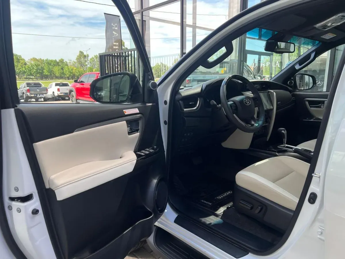 Mira esta publicación de Toyota SW4 2025 en Motordil