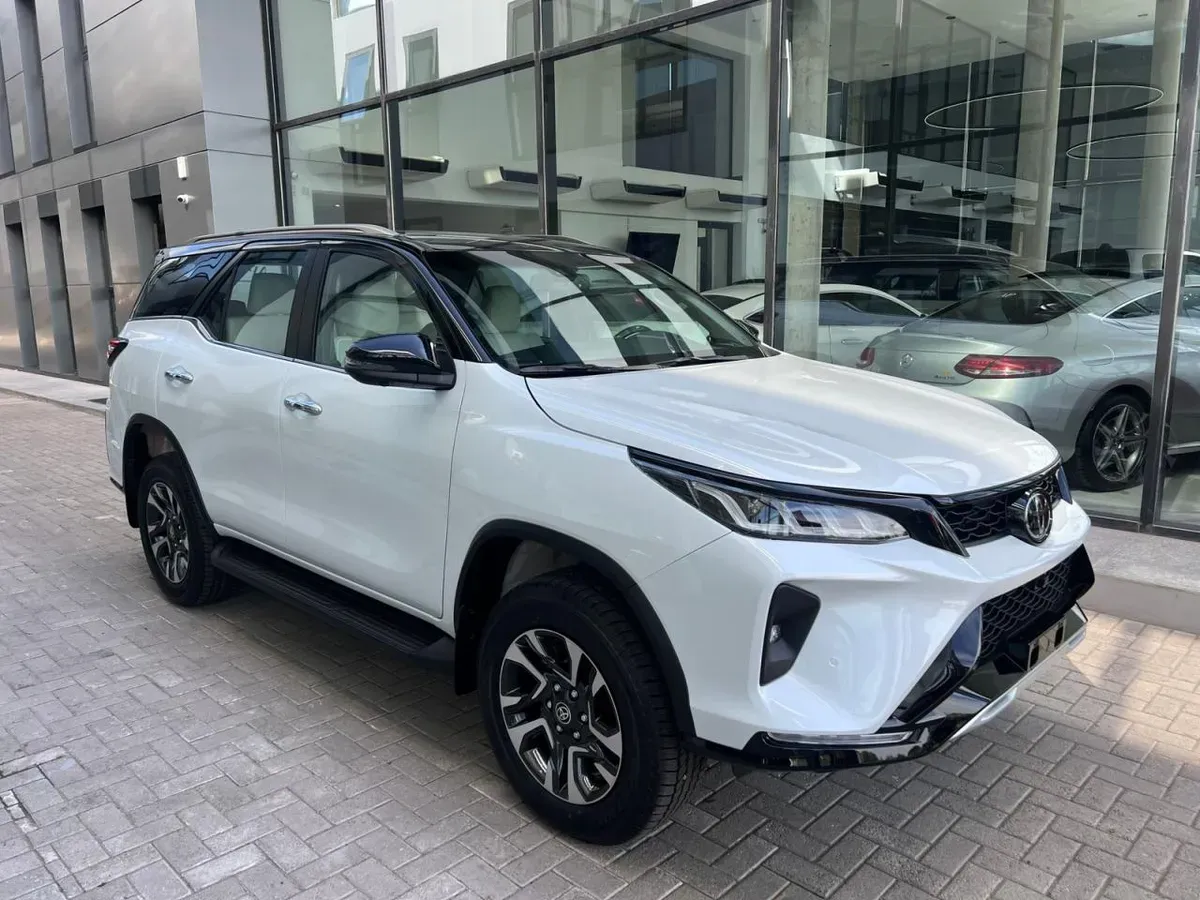 Mira esta publicación de Toyota SW4 2025 en Motordil