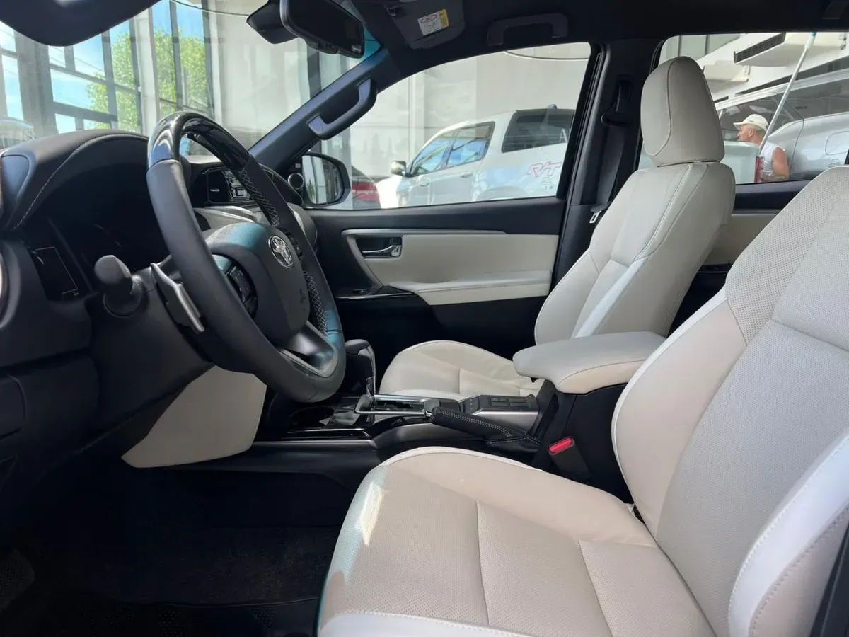 Mira esta publicación de Toyota SW4 2025 en Motordil