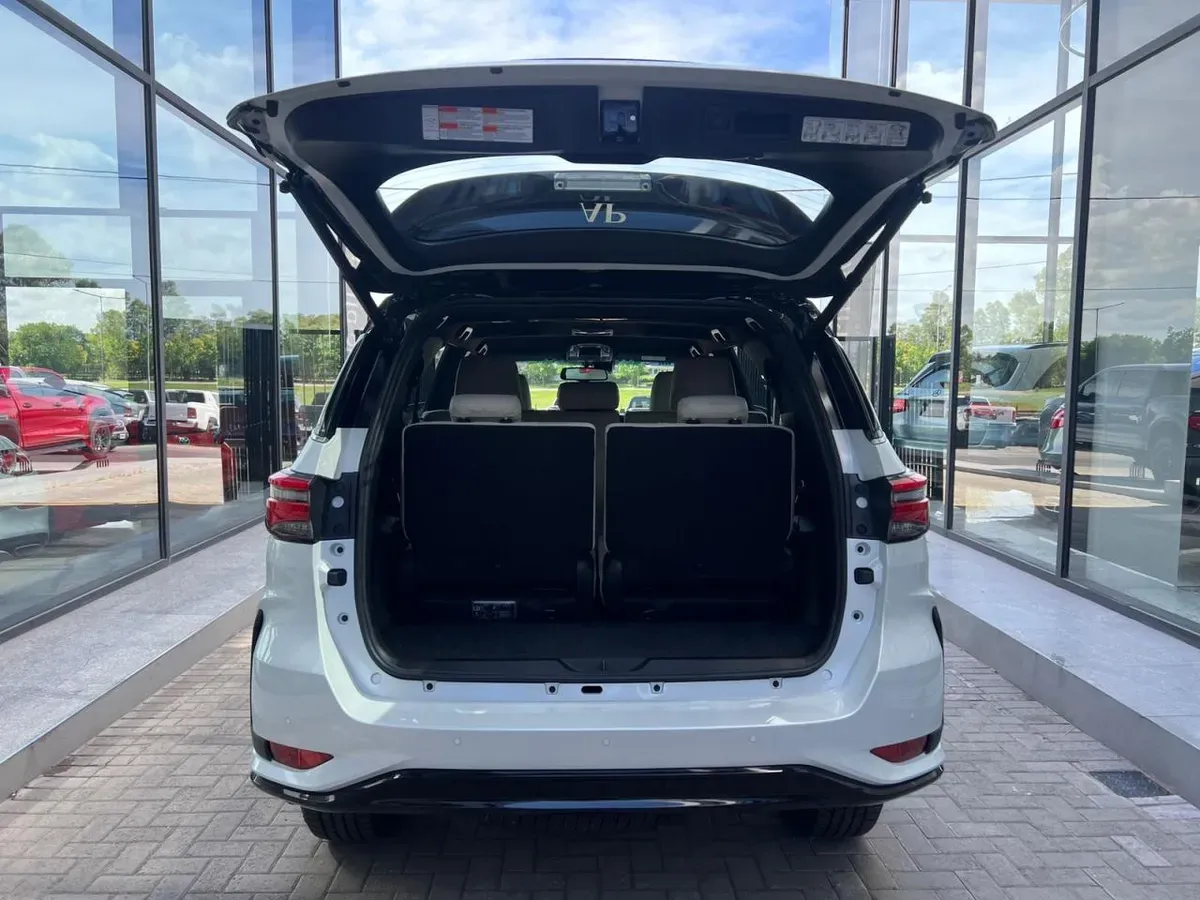 Mira esta publicación de Toyota SW4 2025 en Motordil