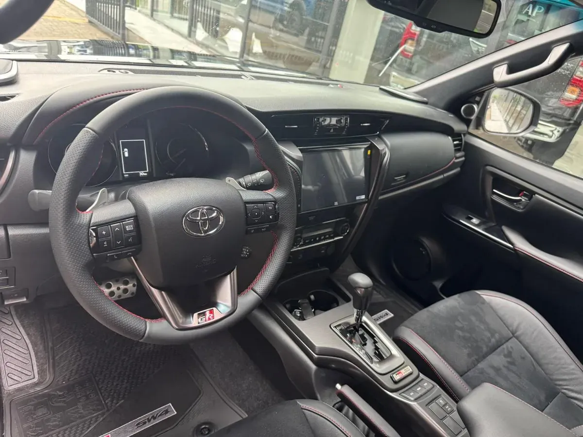 Mira esta publicación de Toyota SW4 2025 en Motordil