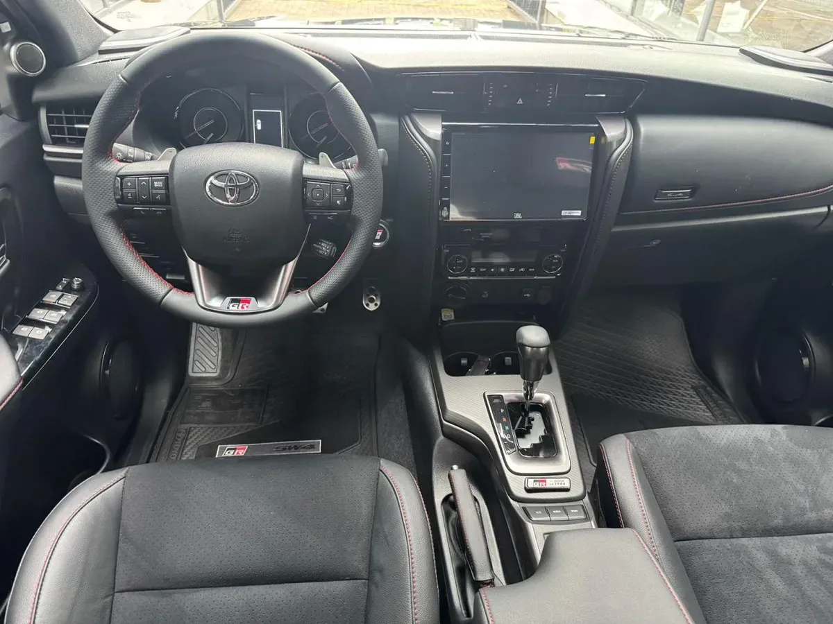 Mira esta publicación de Toyota SW4 2025 en Motordil