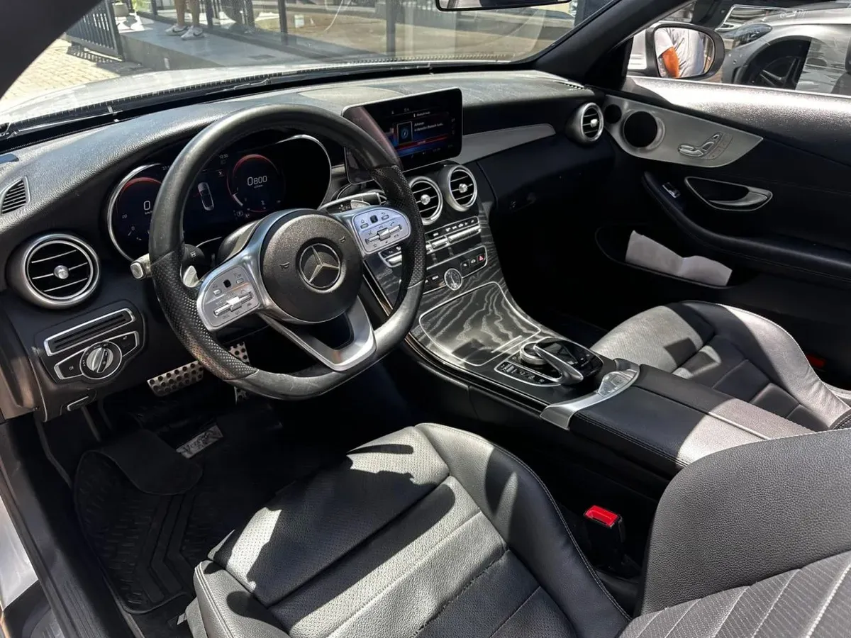 Mira esta publicación de Mercedes Benz Clase C 2020 en Motordil