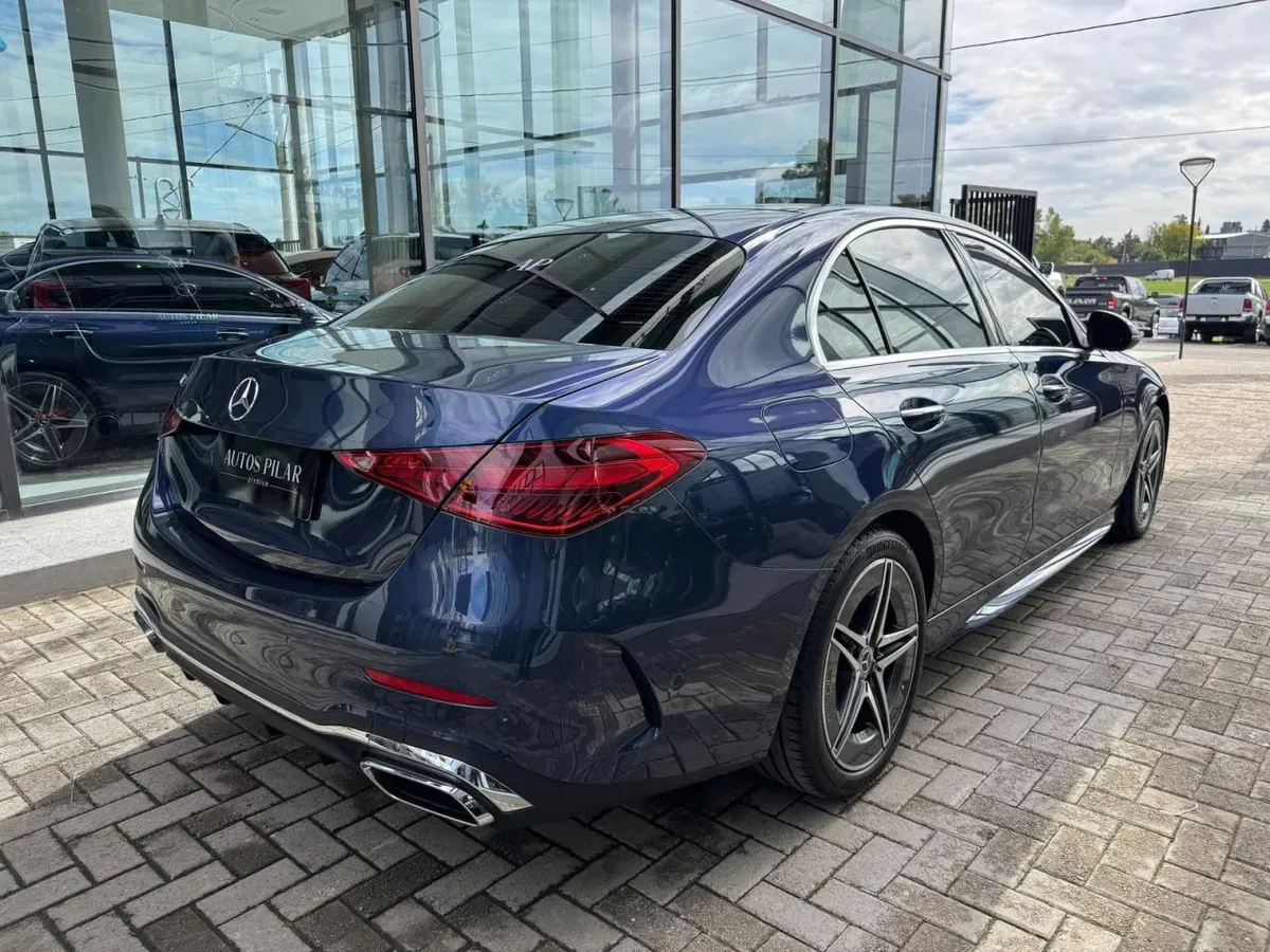 Mira esta publicación de Mercedes Benz Clase C 2024 en Motordil