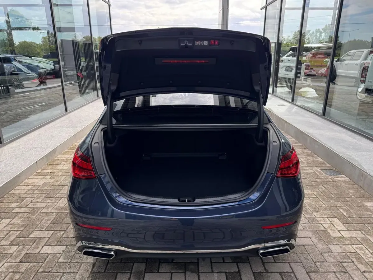 Mira esta publicación de Mercedes Benz Clase C 2024 en Motordil