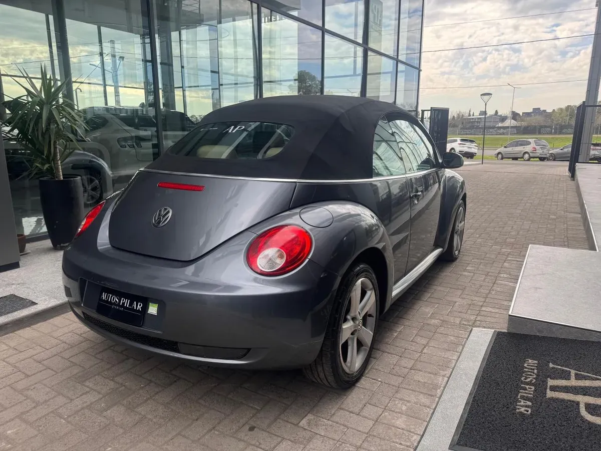 Mira esta publicación de Volkswagen New Beetle 2011 en Motordil