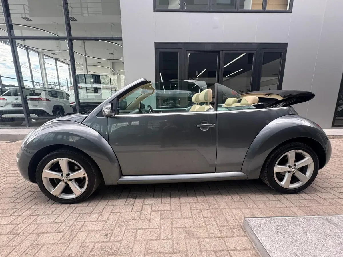 Mira esta publicación de Volkswagen New Beetle 2011 en Motordil