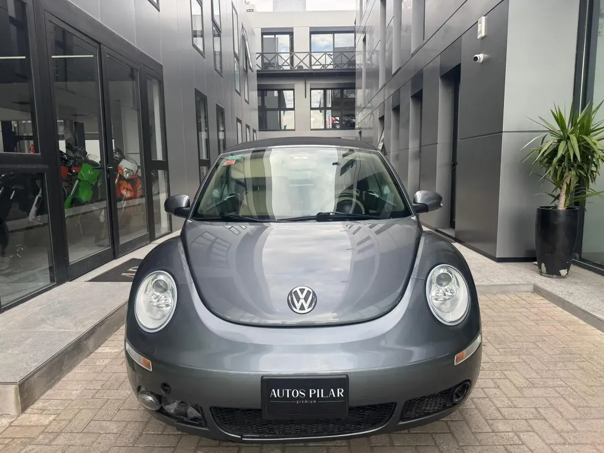 Mira esta publicación de Volkswagen New Beetle 2011 en Motordil