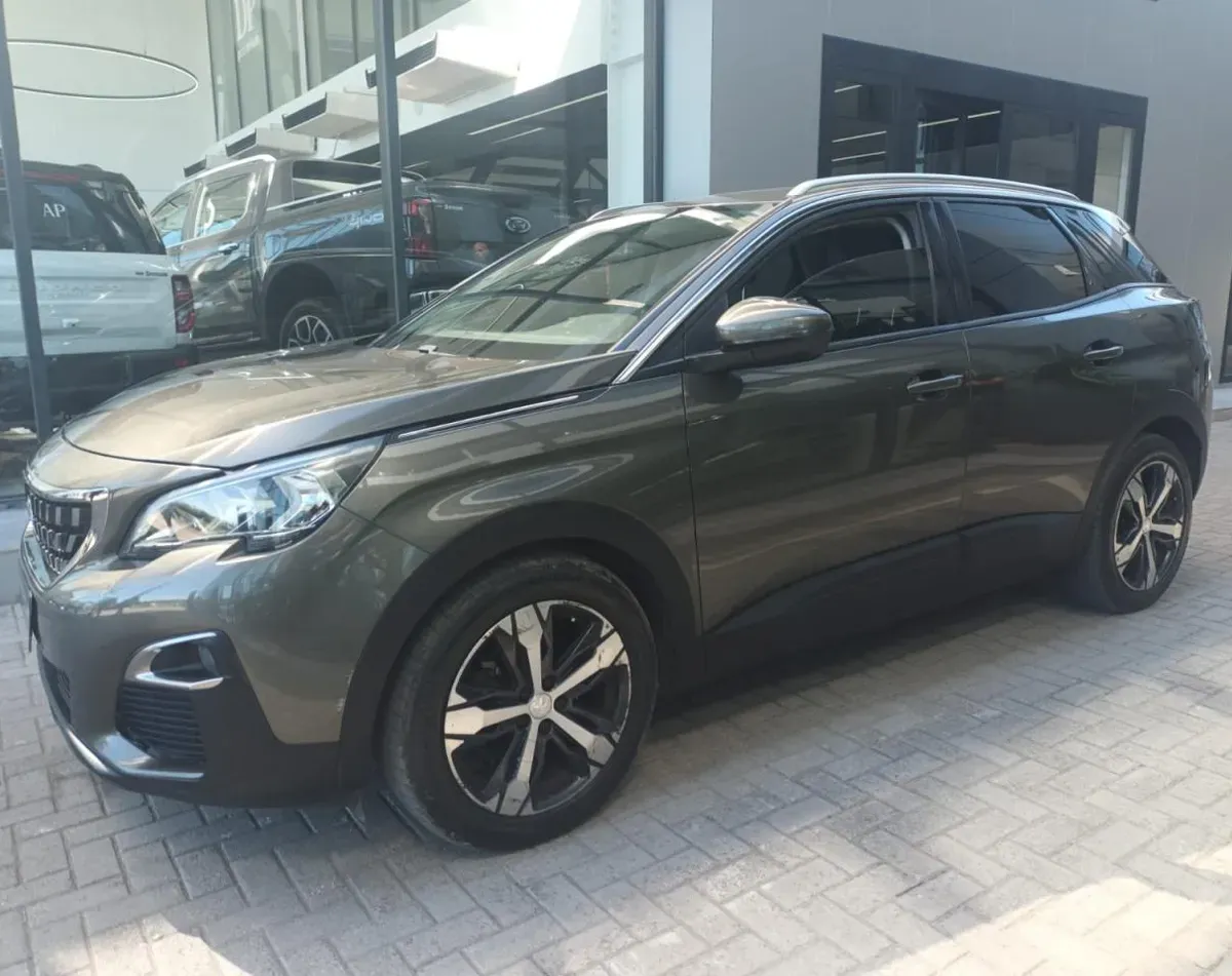 Mira esta publicación de Peugeot 3008 2018 en Motordil
