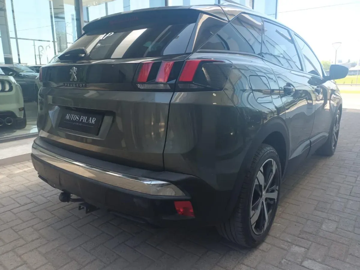 Mira esta publicación de Peugeot 3008 2018 en Motordil