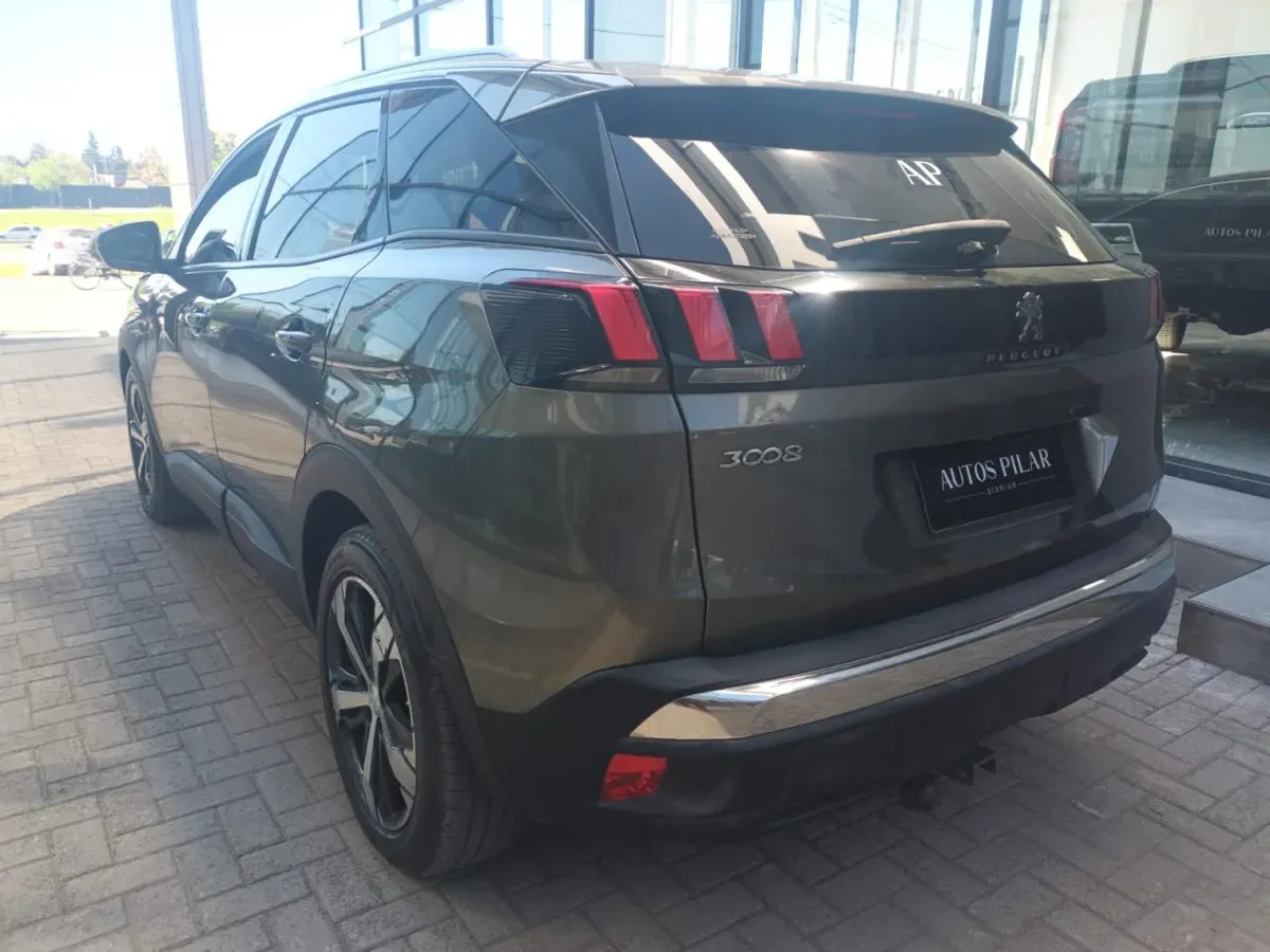 Mira esta publicación de Peugeot 3008 2018 en Motordil