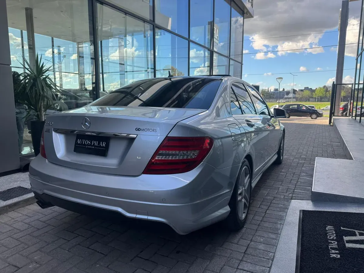 Mira esta publicación de Mercedes Benz Clase C 2014 en Motordil