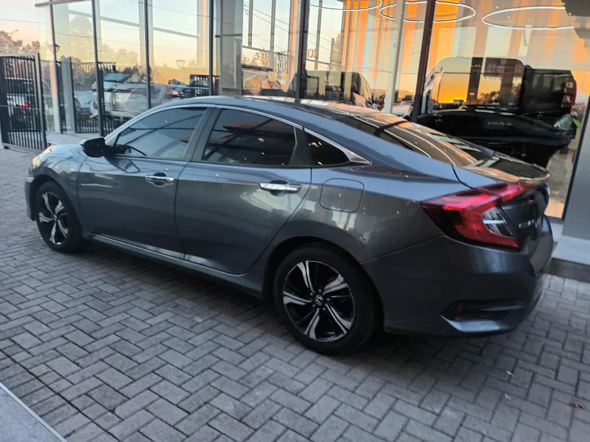 Mira esta publicación de Honda Civic 2017 en Motordil