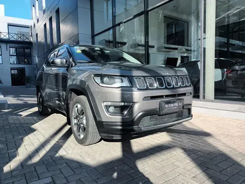 Mira esta publicación de Jeep Compass 2018 en Motordil
