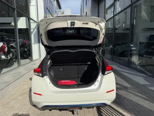 Mira esta publicación de Nissan Leaf 2022 en Motordil