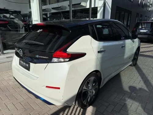 Mira esta publicación de Nissan Leaf 2022 en Motordil
