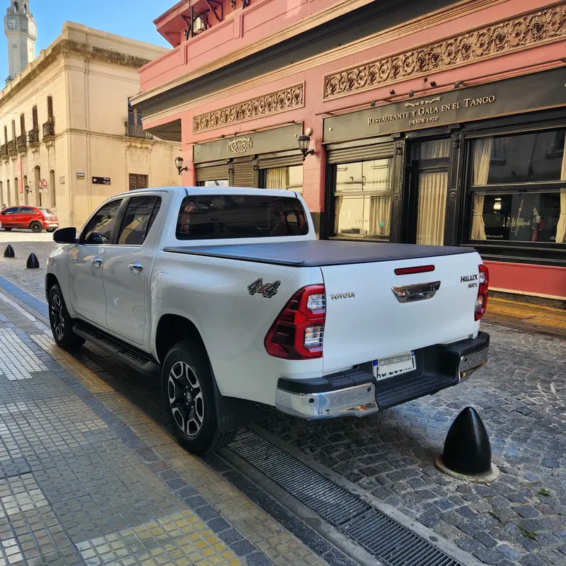 Mira esta publicación de Toyota Hilux 2023 en Motordil