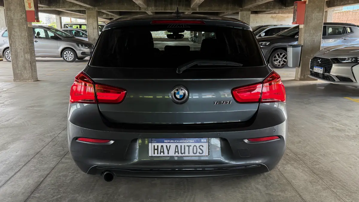 Mira esta publicación de BMW Serie 1 2017 en Motordil