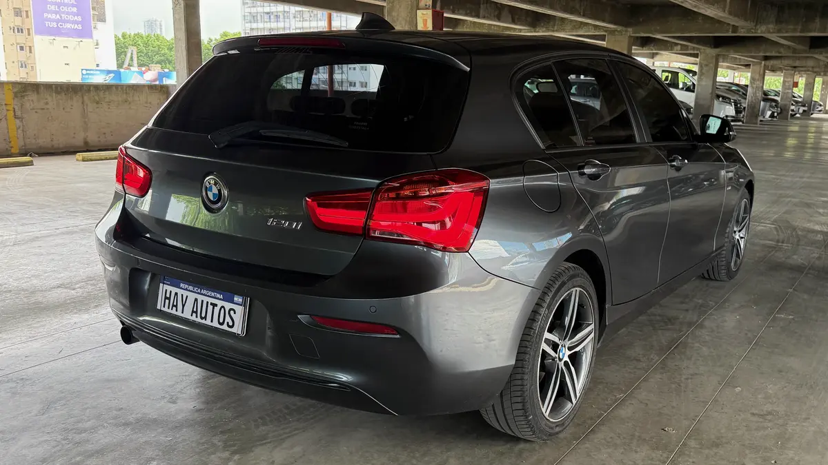 Mira esta publicación de BMW Serie 1 2017 en Motordil