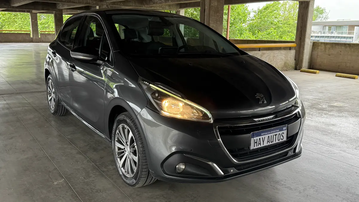 Mira esta publicación de Peugeot 208 2018 en Motordil