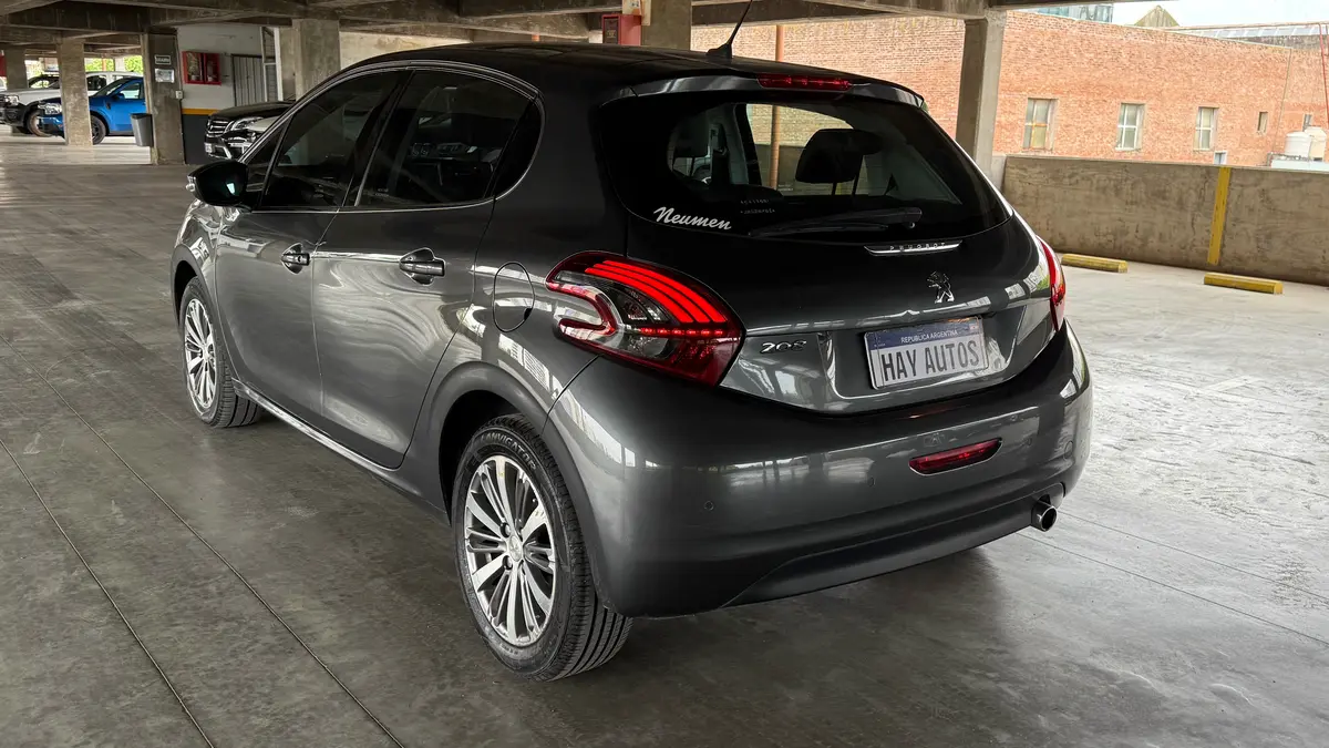 Mira esta publicación de Peugeot 208 2018 en Motordil