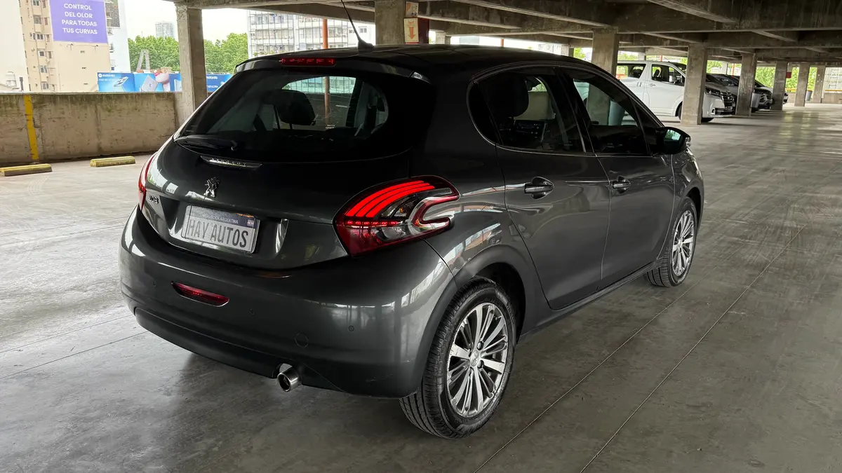 Mira esta publicación de Peugeot 208 2018 en Motordil