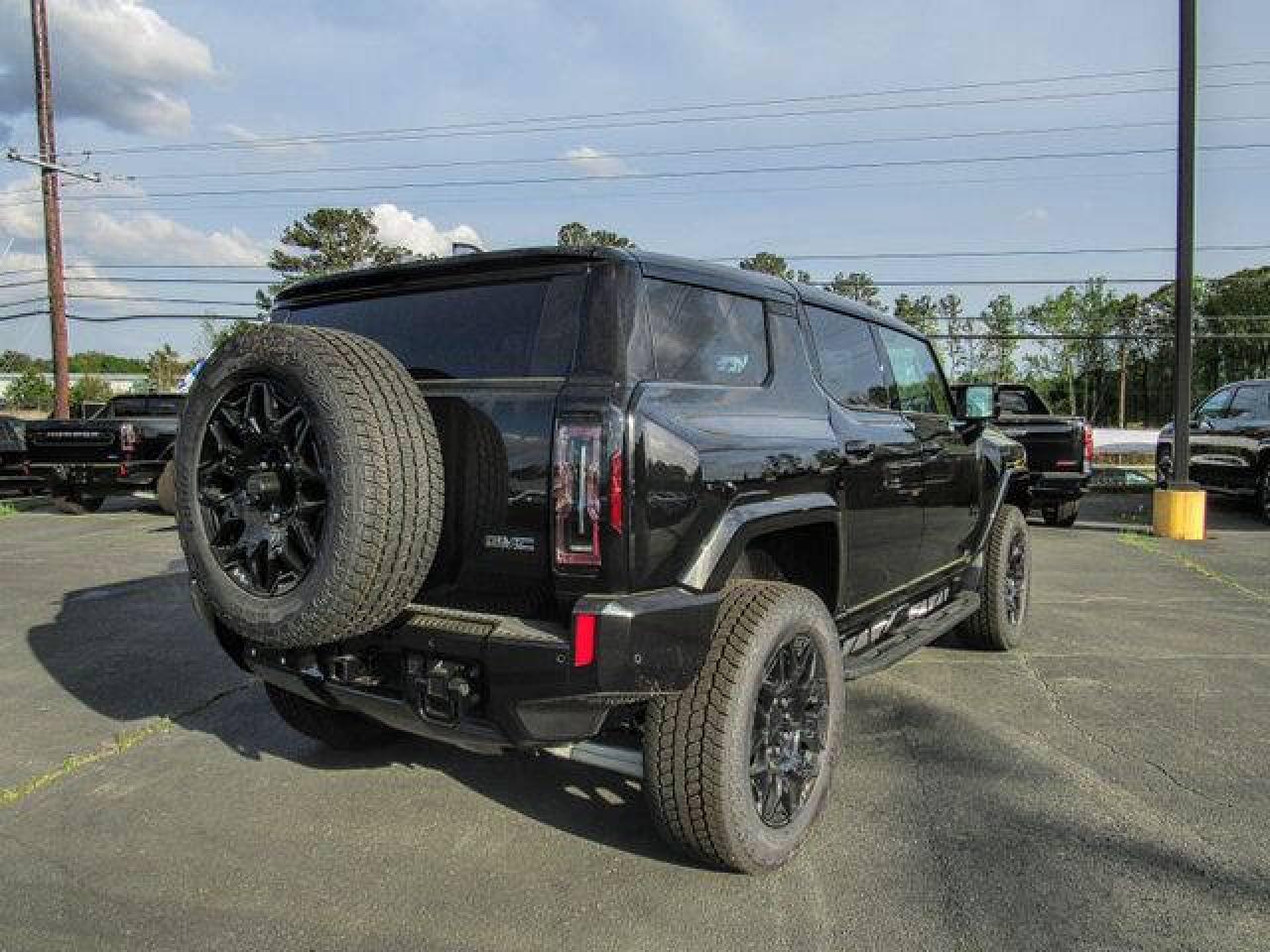 Mira esta publicación de GMC Hummer 2025 en Motordil
