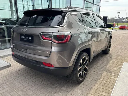 Mira esta publicación de Jeep Compass 2020 en Motordil