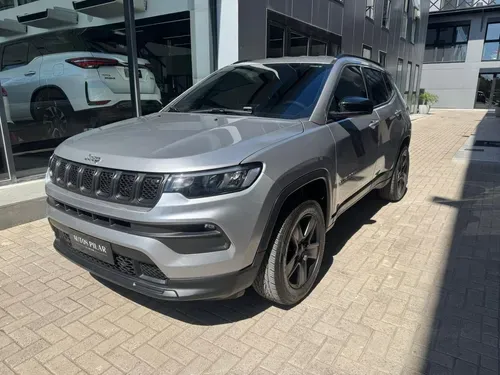 Mira esta publicación de Jeep Compass 2022 en Motordil