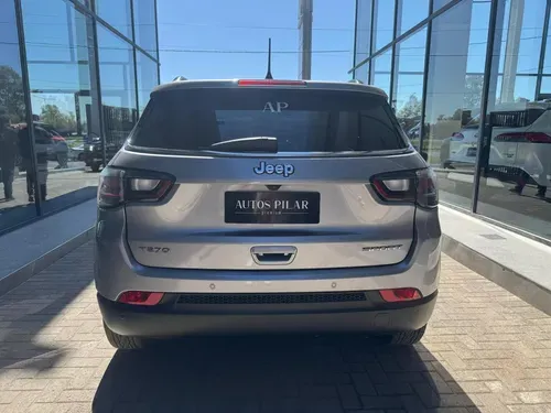 Mira esta publicación de Jeep Compass 2022 en Motordil