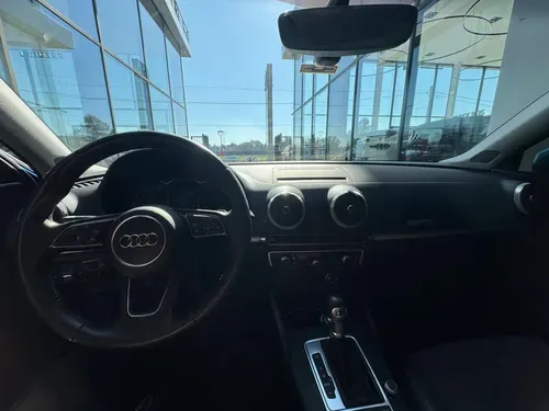 Mira esta publicación de Audi A3 Sedan 2018 en Motordil