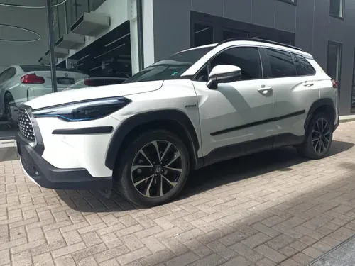 Mira esta publicación de Toyota Corolla Cross 2023 en Motordil