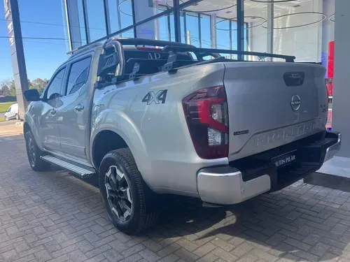 Mira esta publicación de Nissan Frontier 2023 en Motordil