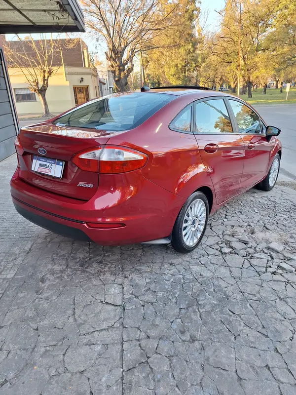 Mira esta publicación de Ford Fiesta 2017 en Motordil