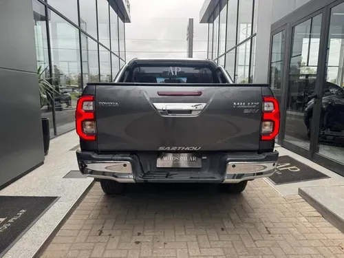 Mira esta publicación de Toyota Hilux 2021 en Motordil