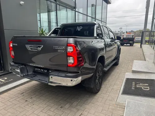 Mira esta publicación de Toyota Hilux 2021 en Motordil
