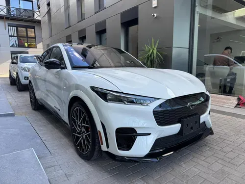 Mira esta publicación de Ford Mustang Mach E 2023 en Motordil