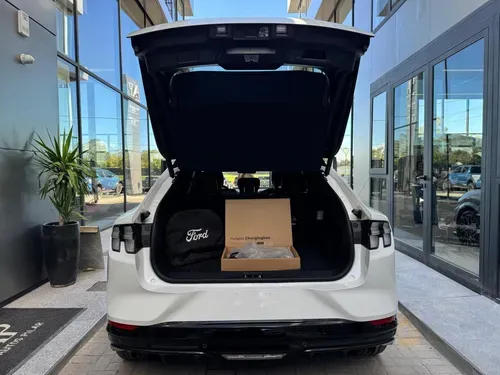 Mira esta publicación de Ford Mustang Mach E 2023 en Motordil