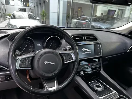 Mirá esta publicación de Jaguar F Pace