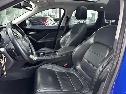 Mirá esta publicación de Jaguar F Pace